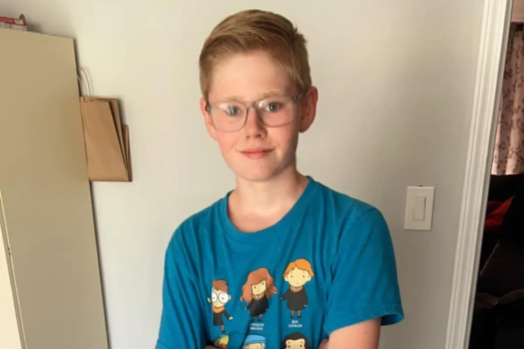 Mỹ: Cậu b&eacute; dũng cảm dừng xe bus khi t&agrave;i xế ngất xỉu - Ảnh 1.