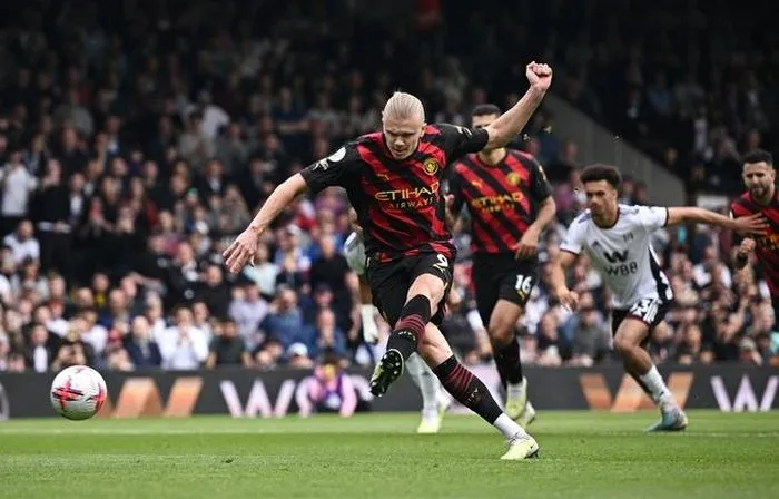 Haaland lập kỷ lục, Man City lên ngôi đầu Ngoại hạng Anh - Ảnh 1. Haaland lập kỷ lục, Man City lên ngôi đầu Ngoại hạng Anh - Ảnh 1.