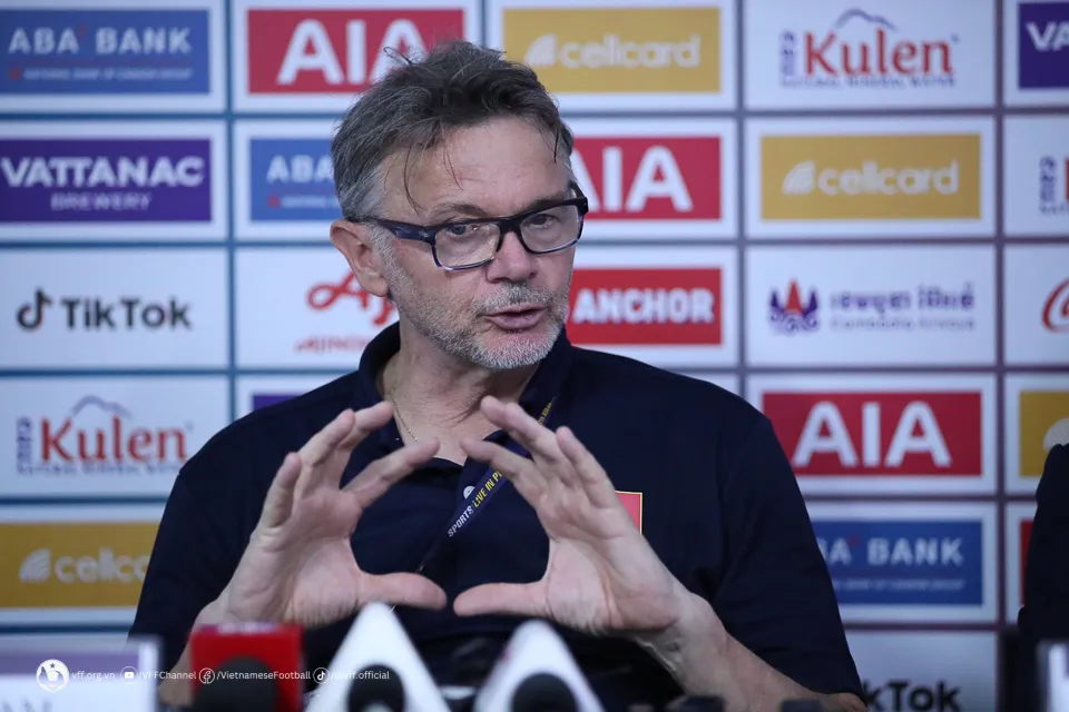 HLV Philippe Troussier: “Trận thắng đầu tiên sẽ là nền tảng cho các trận tiếp theo” - Ảnh 3.