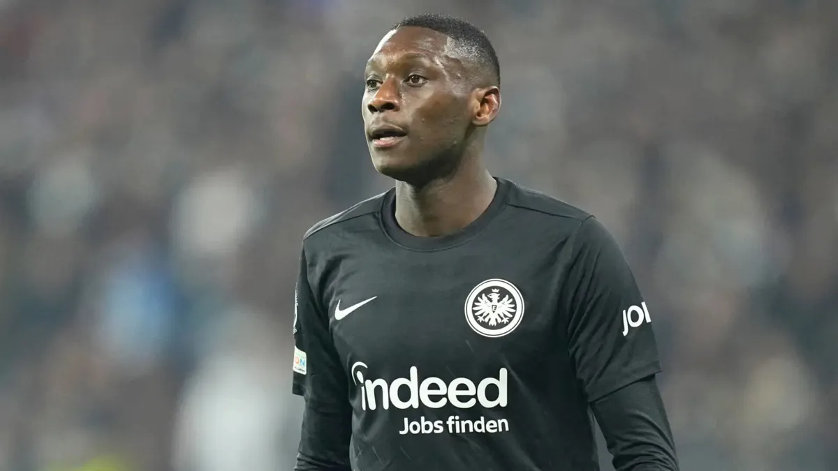 Frankfurt từ chối lời đề nghị của Bayern Munich - Ảnh 1.