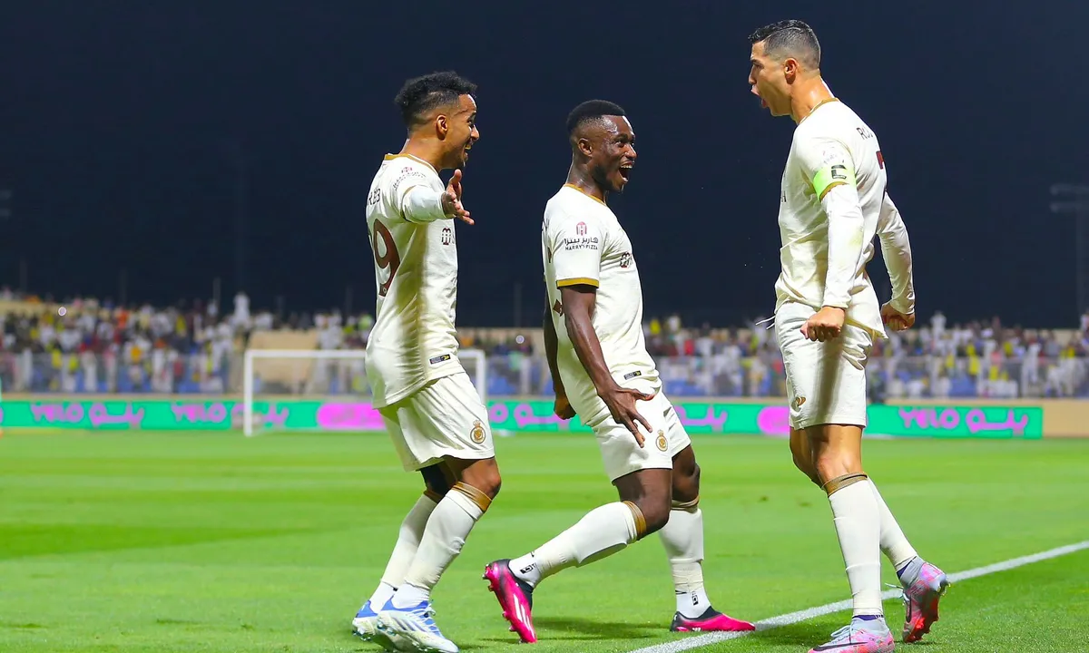 Ronaldo lập cú đúp trận thứ 3 liên tiếp - Ảnh 2. Ronaldo lập cú đúp trận thứ 3 liên tiếp - Ảnh 2.