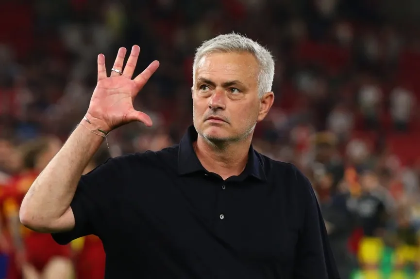 Mourinho được đề nghị hợp đồng kỷ lục trong giới HLV - Ảnh 1. Mourinho được đề nghị hợp đồng kỷ lục trong giới HLV - Ảnh 1.