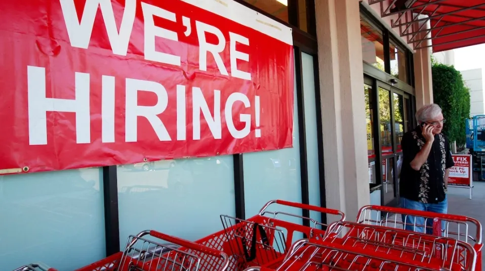 Th&aacute;ng 3, số việc l&agrave;m mới được tạo ra ở Mỹ thấp hơn so với th&aacute;ng 2 - Ảnh 1.