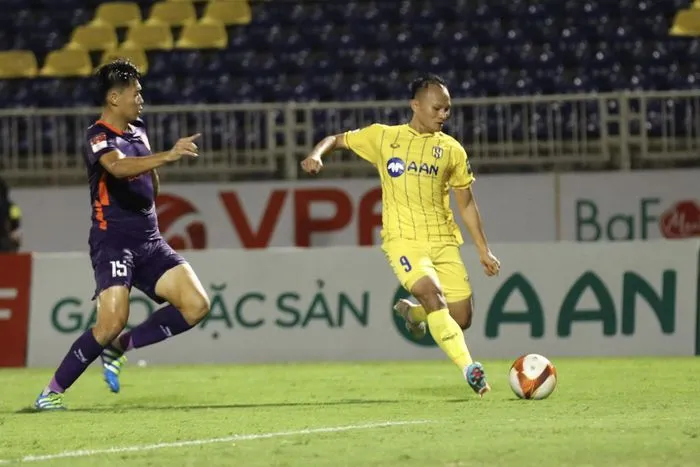 Vòng 5 V.League 2023: Sông Lam Nghệ An chưa thể giành chiến thắng - Ảnh 2. Vòng 5 V.League 2023: Sông Lam Nghệ An chưa thể giành chiến thắng - Ảnh 2.