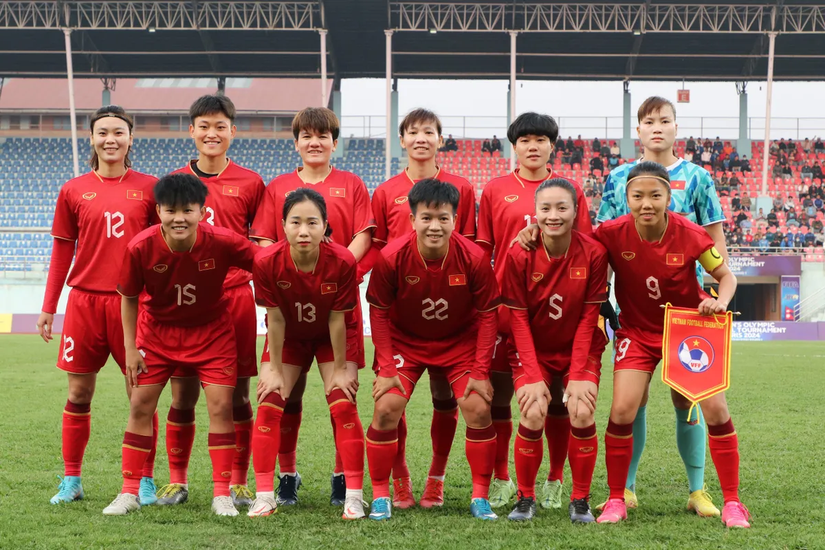 Hải Yến lập cú đúp, ĐT nữ Việt Nam giành vé đi tiếp tại vòng loại Olympic Paris 2024 - Ảnh 1. Hải Yến lập cú đúp, ĐT nữ Việt Nam giành vé đi tiếp tại vòng loại Olympic Paris 2024 - Ảnh 1.