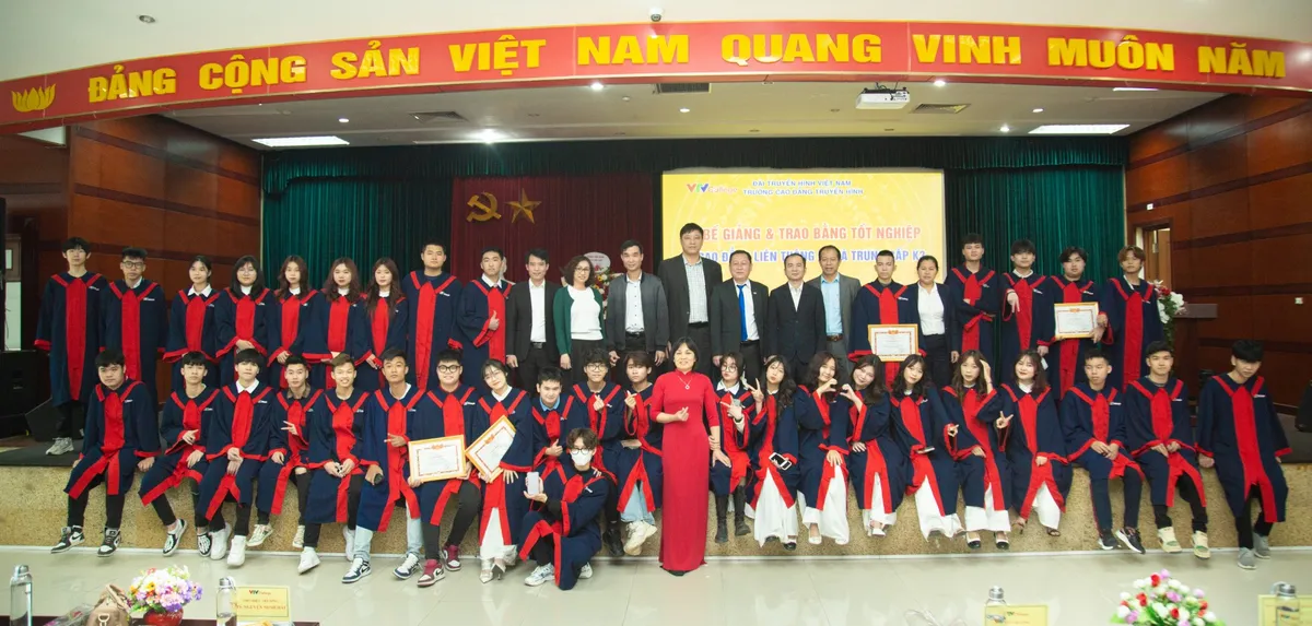 VTV College: Bế giảng và trao bằng tốt nghiệp hệ Cao đẳng liên thông và Trung cấp - Ảnh 2.