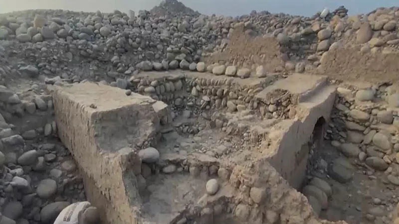 Ph&aacute;t hiện ng&ocirc;i đền 4.000 năm tuổi ở Peru - Ảnh 1.