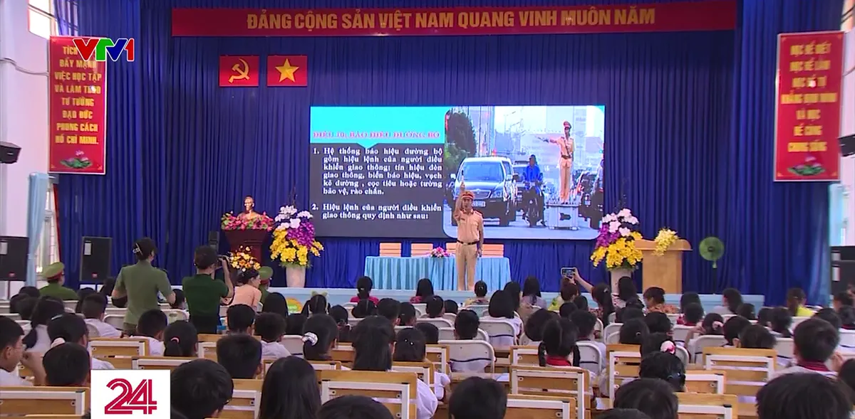 Trường học an toàn - Mô hình giảm thiểu tai nạn giao thông - Ảnh 1.