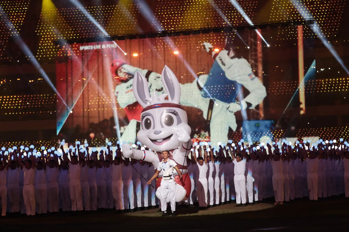 Lễ bế mạc SEA Games 32: Lời tạm biệt nồng ấm của chủ nhà - Ảnh 14.