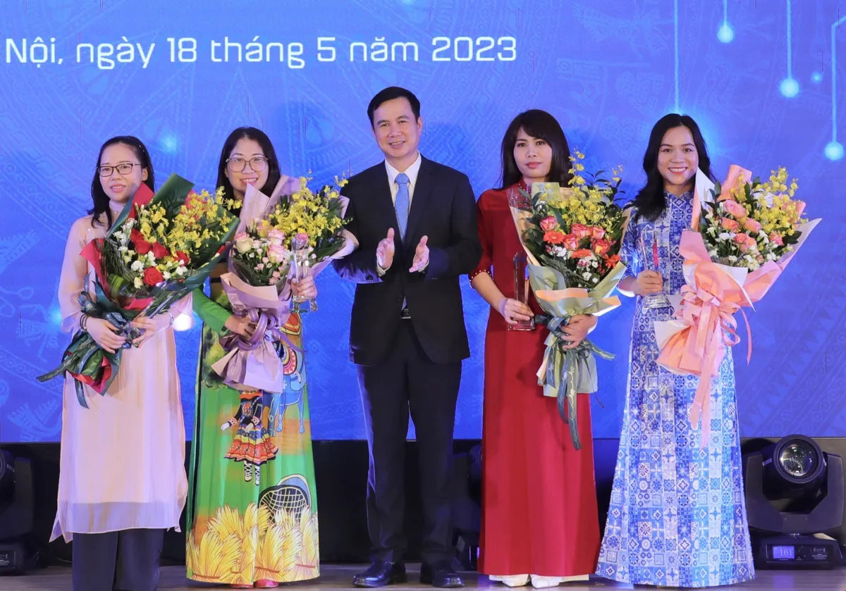 Trao giải thưởng báo chí về khoa học và công nghệ năm 2022 - Ảnh 4.