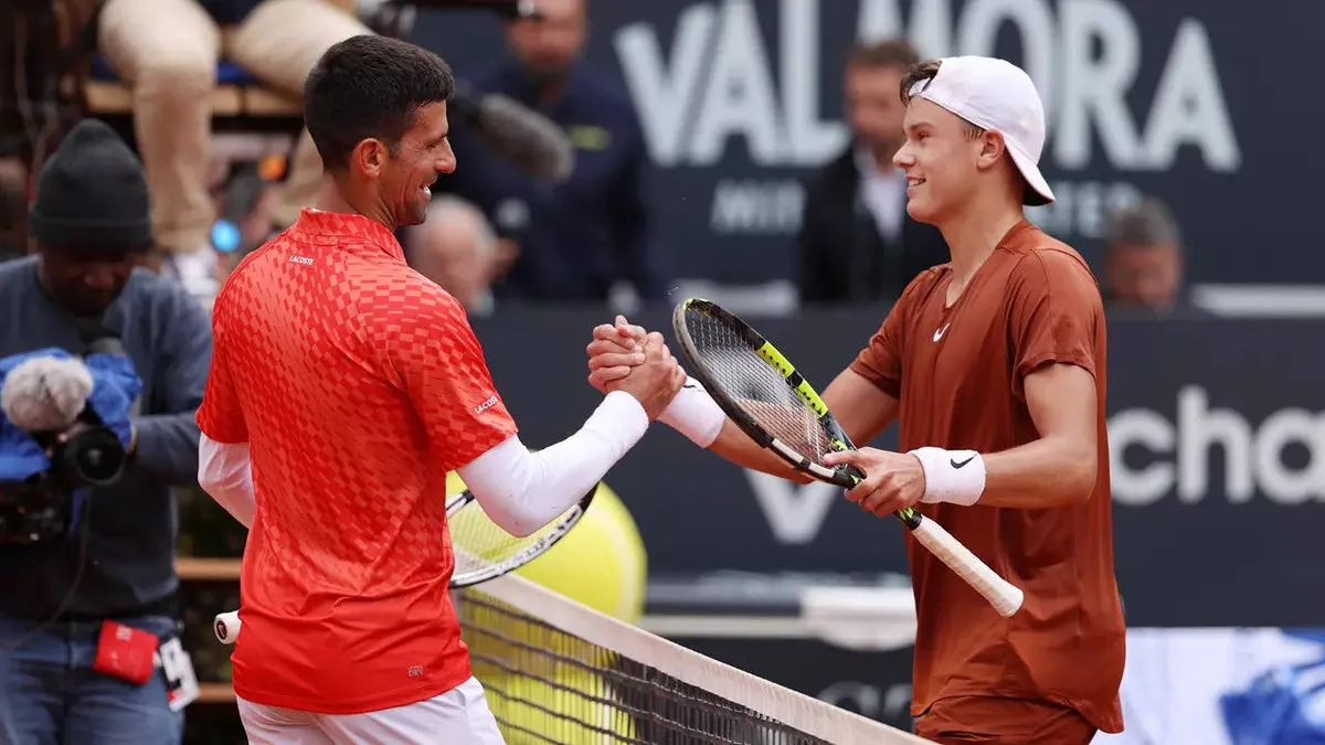 Novak Djokovic dừng bước tại tứ kết Italia mở rộng - Ảnh 1. Novak Djokovic dừng bước tại tứ kết Italia mở rộng - Ảnh 1.