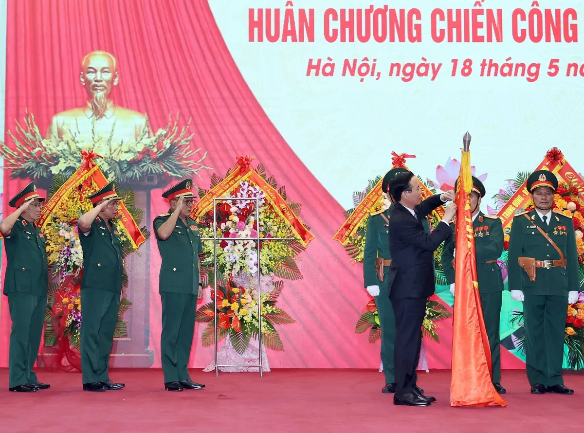 Tổng cục II Bộ Quốc ph&ograve;ng nhận Hu&acirc;n chương chiến c&ocirc;ng hạng Nhất - Ảnh 3.
