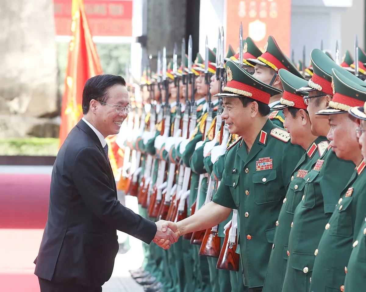 Tổng cục II Bộ Quốc ph&ograve;ng nhận Hu&acirc;n chương chiến c&ocirc;ng hạng Nhất - Ảnh 1.