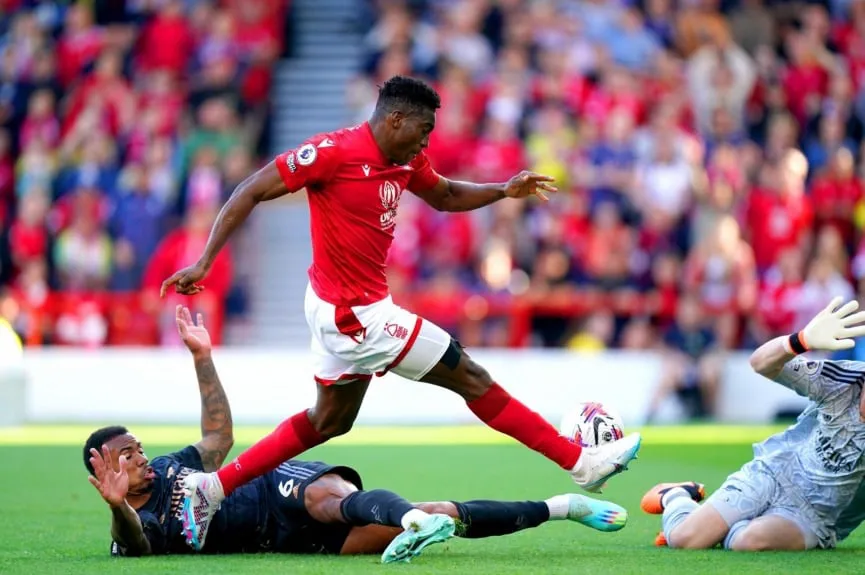 Thua Nottingham Forest, Arsenal chính thức hết cửa vô địch Ngoại hạng Anh - Ảnh 1. Thua Nottingham Forest, Arsenal chính thức hết cửa vô địch Ngoại hạng Anh - Ảnh 1.