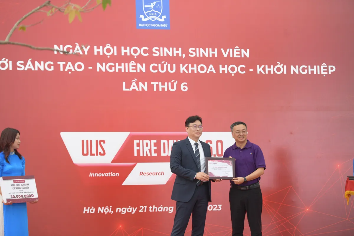 Rộn r&agrave;ng Ng&agrave;y hội HSSV đổi mới s&aacute;ng tạo, nghi&ecirc;n cứu khoa học, khởi nghiệp 2023 &ndash; ULIS Fire Day  6.0 - Ảnh 2.