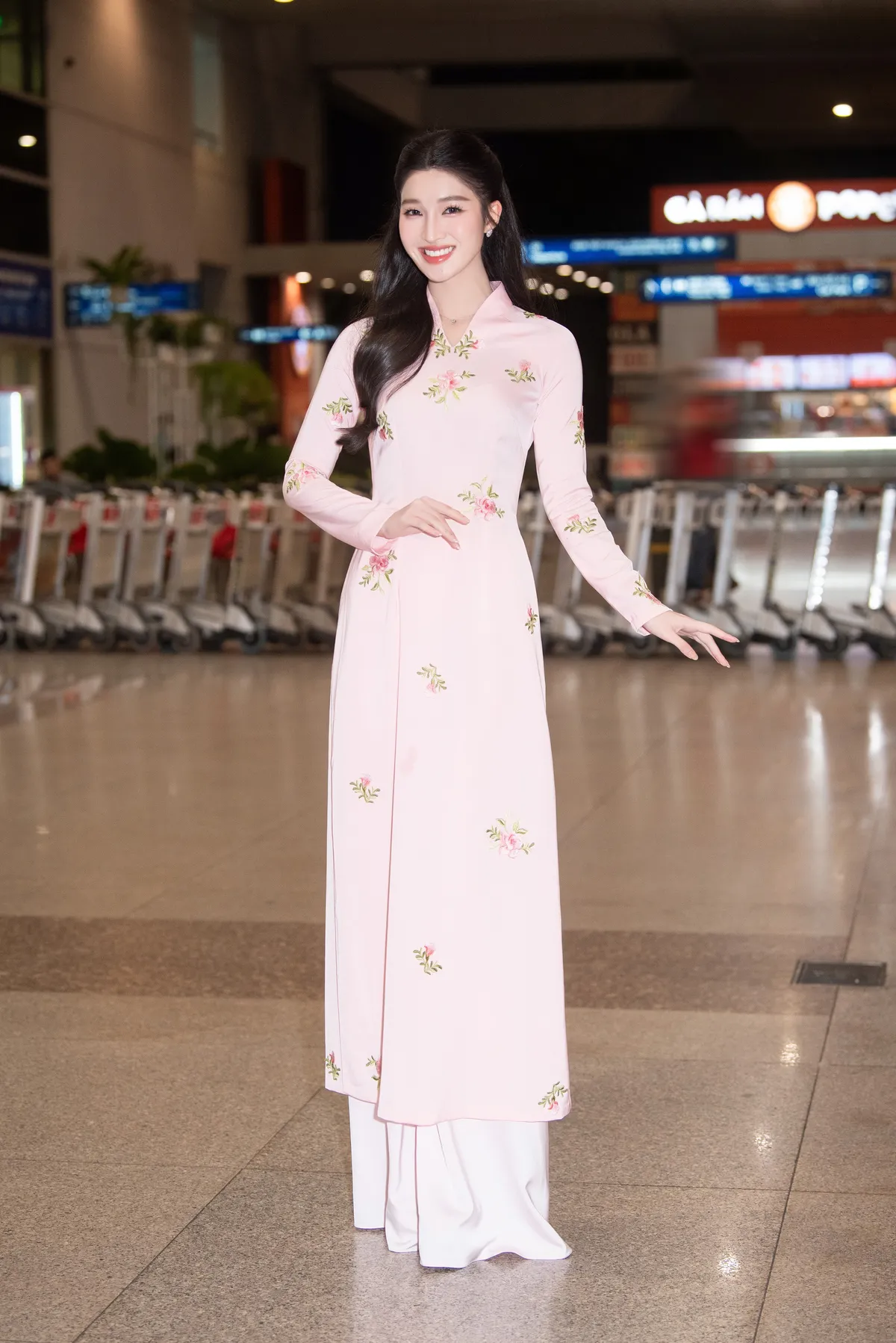 Búp bê ngoài đời thực Miss International 2022 đến Việt Nam - Ảnh 5.