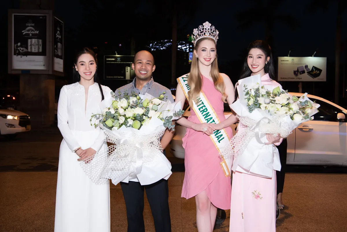 Búp bê ngoài đời thực Miss International 2022 đến Việt Nam - Ảnh 7.