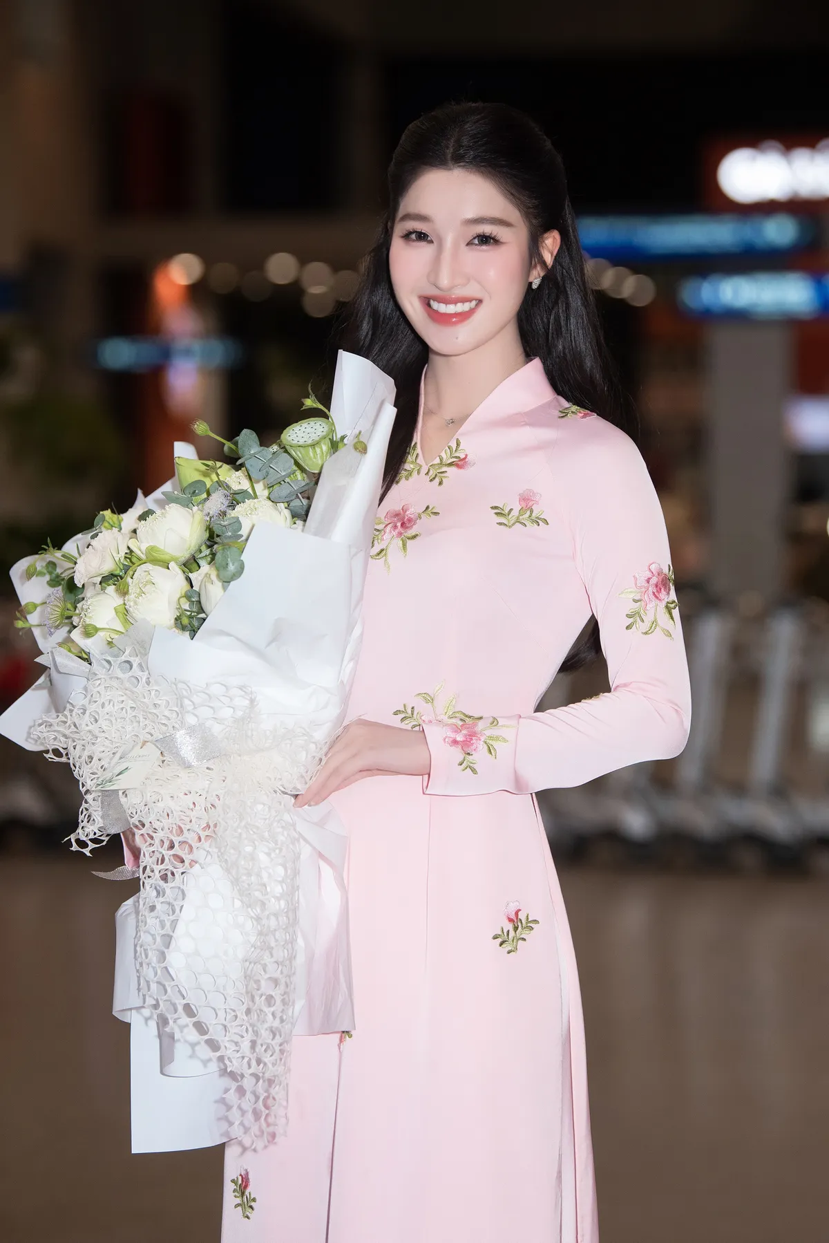 Búp bê ngoài đời thực Miss International 2022 đến Việt Nam - Ảnh 6.