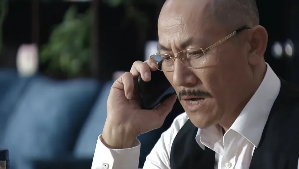 Sự nghiệp diễn xuất của NSƯT Ho&agrave;ng Hải: Từ &ocirc;ng tr&ugrave;m đầu trọc đến bốc v&aacute;c chợ đầu mối - Ảnh 10.