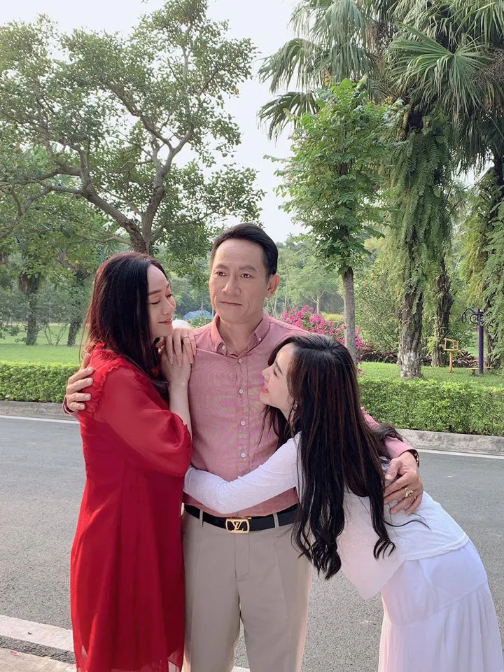 Sự nghiệp diễn xuất của NSƯT Ho&agrave;ng Hải: Từ &ocirc;ng tr&ugrave;m đầu trọc đến bốc v&aacute;c chợ đầu mối - Ảnh 12.