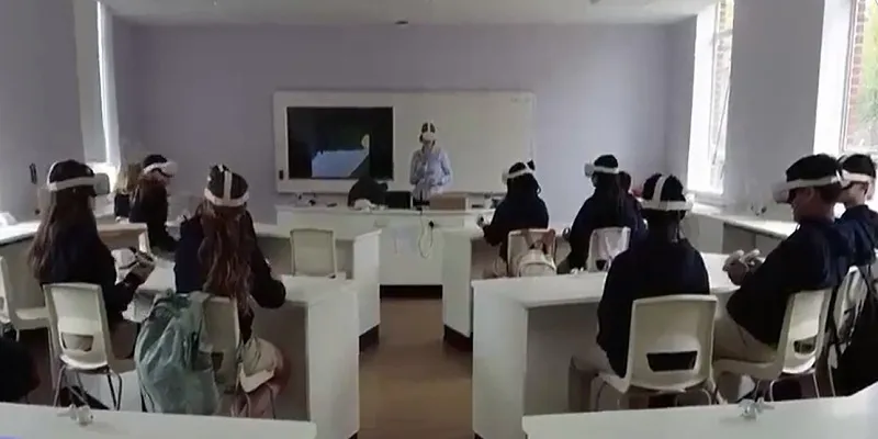 Trường học trong vũ trụ ảo kh&ocirc;ng c&ograve;n xa vời - Ảnh 2.