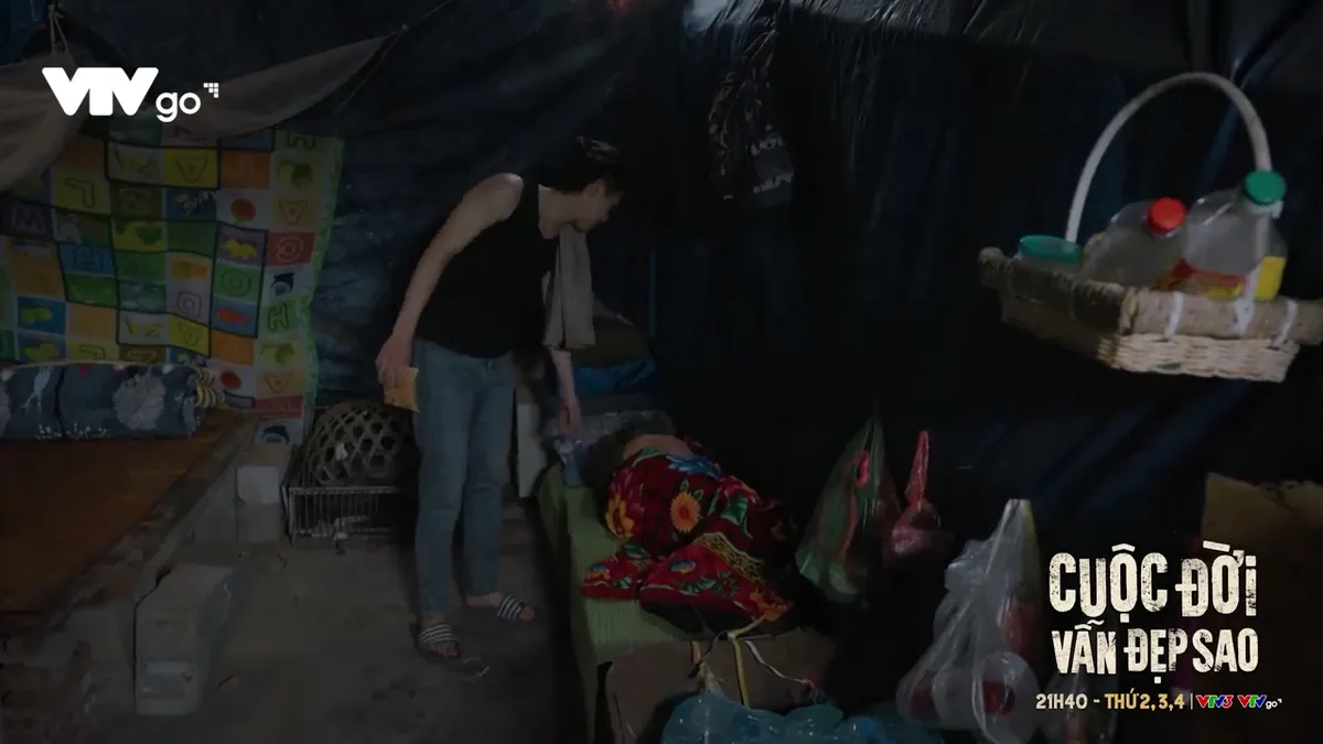 Cuộc đời vẫn đẹp sao - Tập 24: B&aacute;t ph&aacute;t hiện b&agrave; T&igrave;nh bất tỉnh - Ảnh 1.