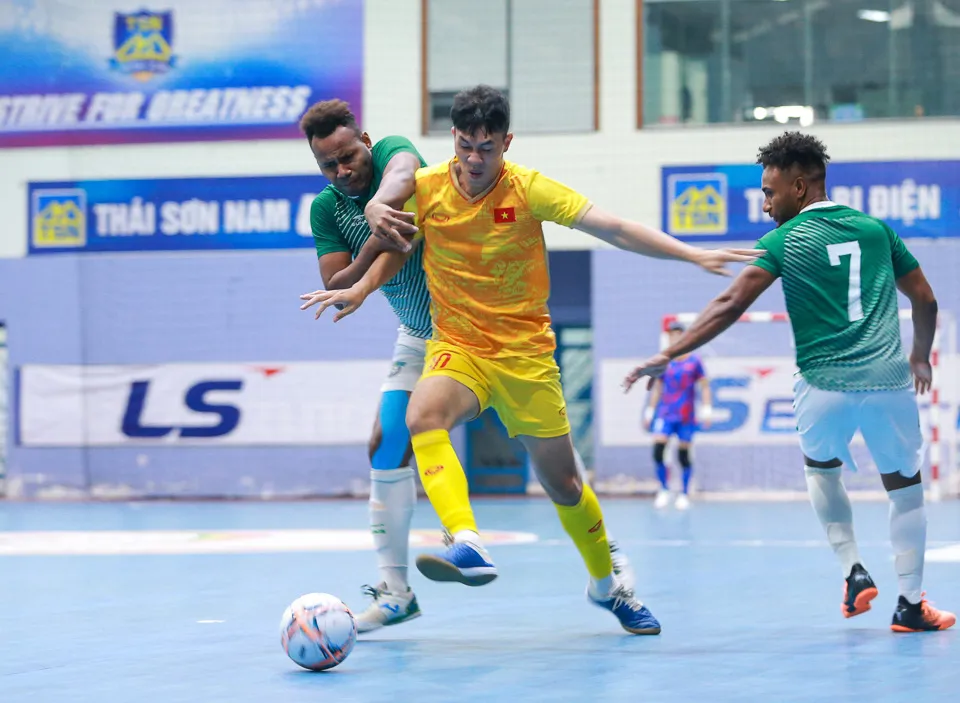 ĐT futsal Việt Nam tiếp tục thắng 5-0 trong trận giao hữu lượt về với ĐT futsal Quẩn đảo Solomon - Ảnh 3. ĐT futsal Việt Nam tiếp tục thắng 5-0 trong trận giao hữu lượt về với ĐT futsal Quẩn đảo Solomon - Ảnh 3.