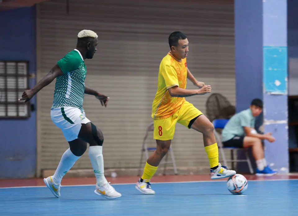 ĐT futsal Việt Nam tiếp tục thắng 5-0 trong trận giao hữu lượt về với ĐT futsal Quẩn đảo Solomon - Ảnh 2. ĐT futsal Việt Nam tiếp tục thắng 5-0 trong trận giao hữu lượt về với ĐT futsal Quẩn đảo Solomon - Ảnh 2.