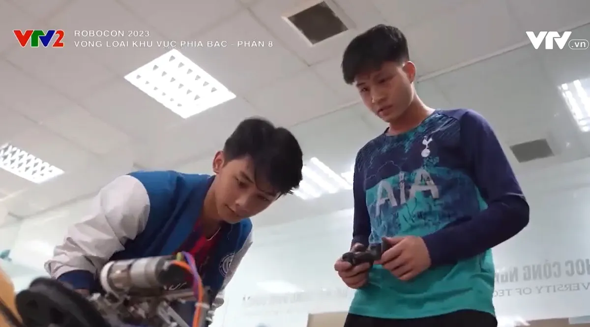 Niềm đam m&ecirc; d&agrave;nh cho Robocon của giảng vi&ecirc;n trường Đại học C&ocirc;ng nghệ Đ&ocirc;ng &Aacute; - Ảnh 2.