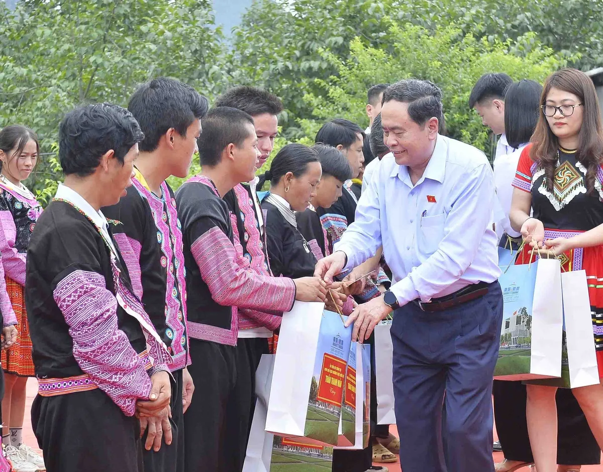 Huy động nguồn lực cho ph&aacute;t triển kinh tế - x&atilde; hội - Ảnh 2.