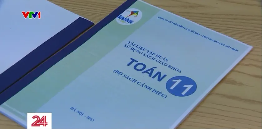 Đảm bảo chất lượng tập huấn giáo viên dạy sách giáo khoa lớp 4, 8, 11 - Ảnh 3.