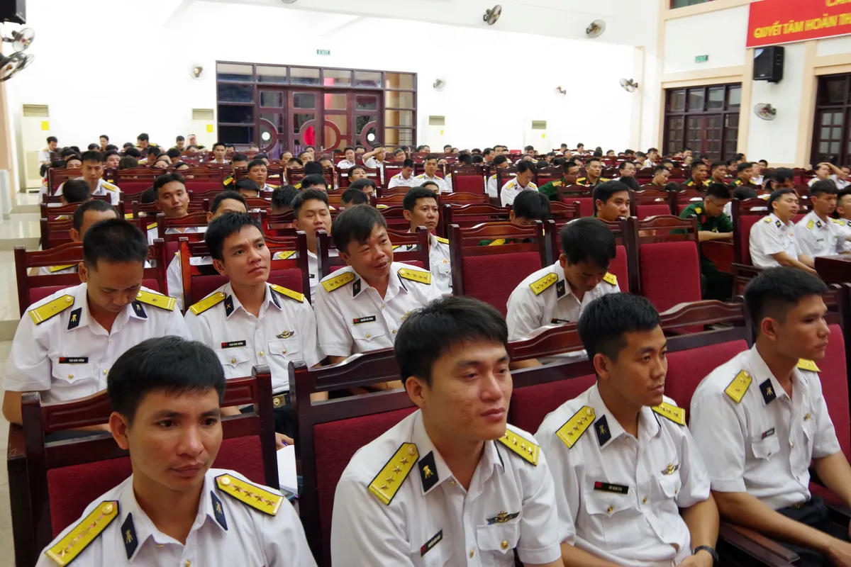 Lữ đoàn 146: Tọa đàm về cuốn sách của Tổng Bí thư Nguyễn Phú Trọng - Ảnh 2.