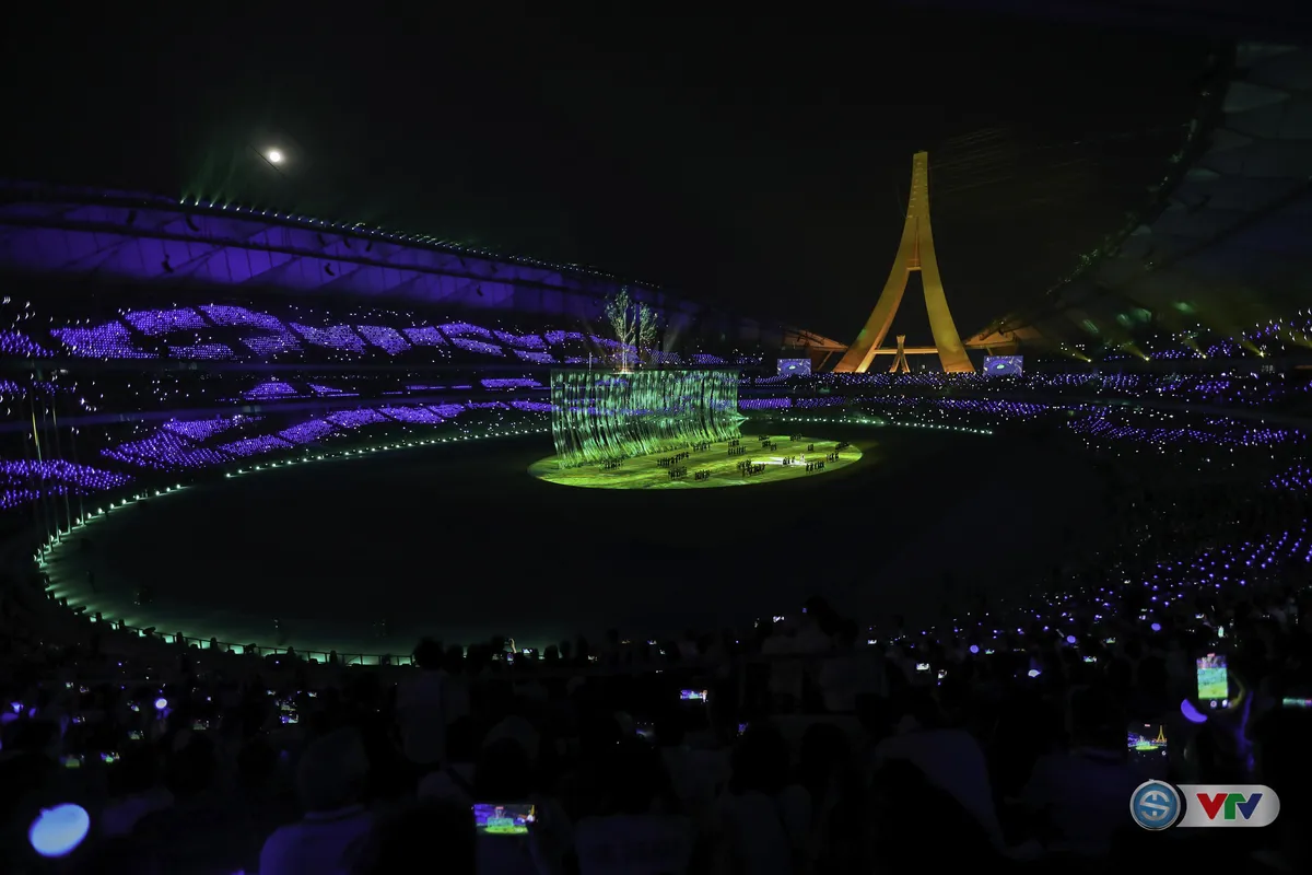 ẢNH: Lễ khai mạc SEA Games 32 – bữa tiệc ánh sáng, lung linh sắc màu   - Ảnh 3.