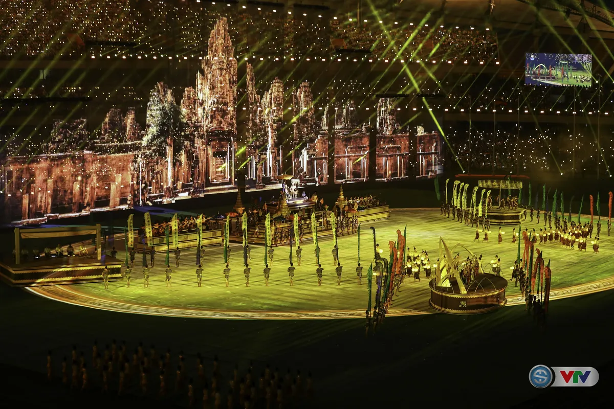 ẢNH: Lễ khai mạc SEA Games 32 – bữa tiệc ánh sáng, lung linh sắc màu   - Ảnh 8.