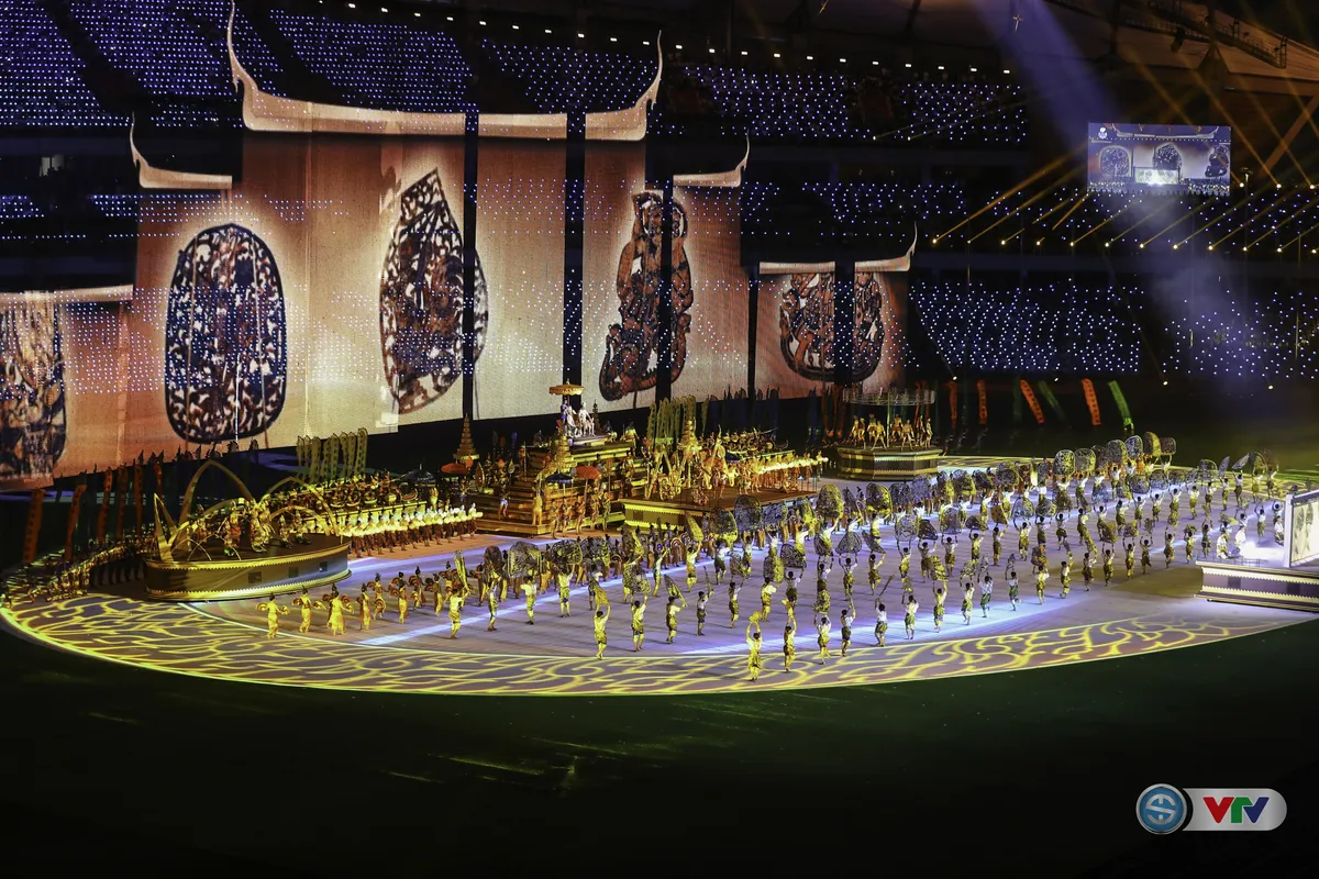 ẢNH: Lễ khai mạc SEA Games 32 – bữa tiệc ánh sáng, lung linh sắc màu   - Ảnh 13.