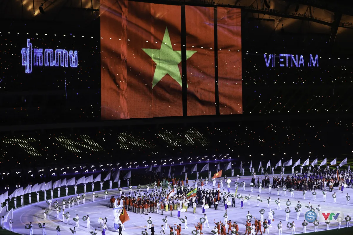 ẢNH: Lễ khai mạc SEA Games 32 – bữa tiệc ánh sáng, lung linh sắc màu   - Ảnh 17.