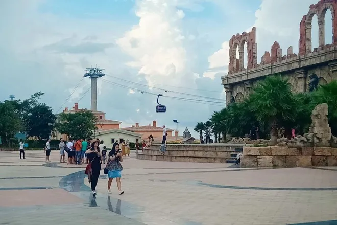 Phú Quốc vắng khách vì đắt đỏ - Ảnh 1.