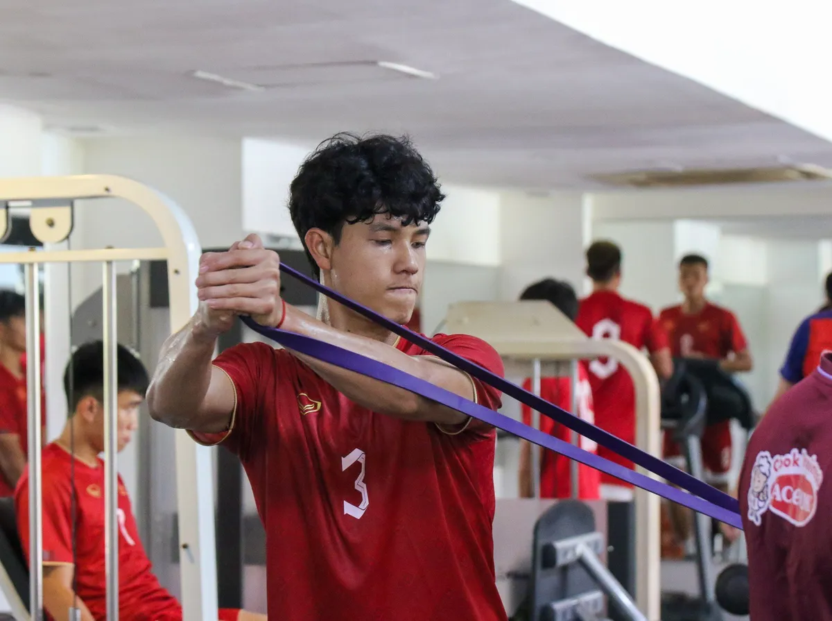 ĐT U22 Việt Nam tích cực hồi phục, duy trì thể lực chuẩn bị cho trận đấu với U22 Malaysia  - Ảnh 7.