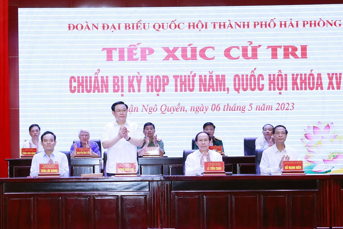 Chủ tịch Quốc hội Vương Đình Huệ tiếp xúc cử tri Hải Phòng - Ảnh 4.