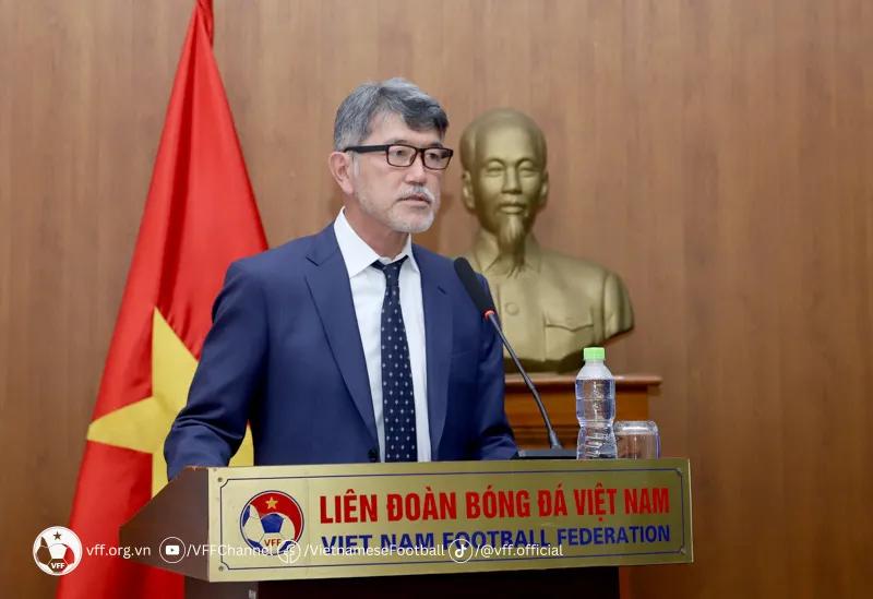 Ông Koshida Takeshi chính thức đảm nhiệm cương vị Giám đốc kỹ thuật LĐBĐVN - Ảnh 2. Ông Koshida Takeshi chính thức đảm nhiệm cương vị Giám đốc kỹ thuật LĐBĐVN - Ảnh 2.