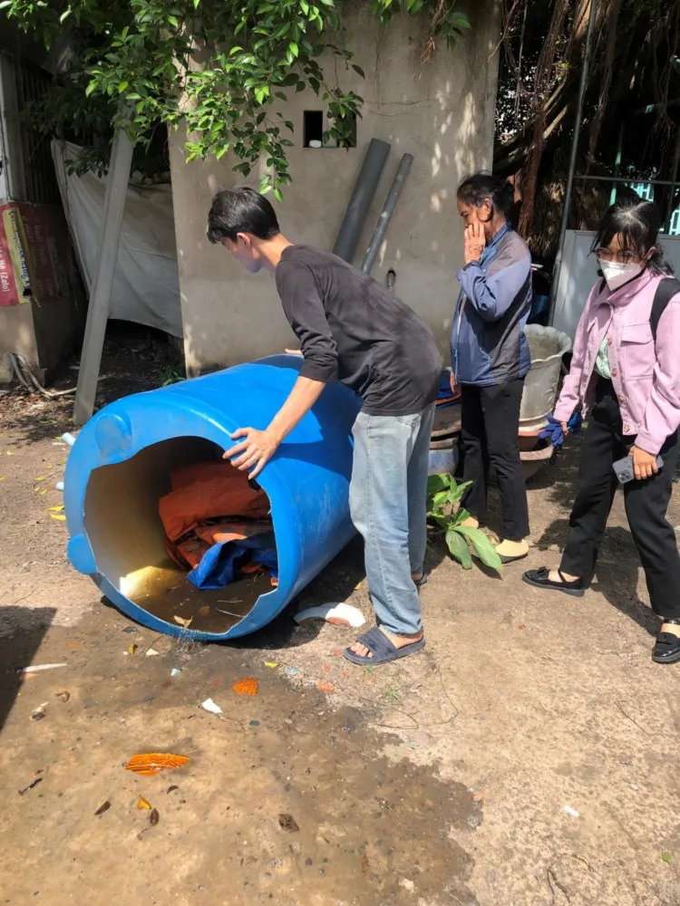Nguy cơ sốt xuất huyết từ những đồ vật bị bỏ quên - Ảnh 1. Nguy cơ sốt xuất huyết từ những đồ vật bị bỏ quên - Ảnh 1.
