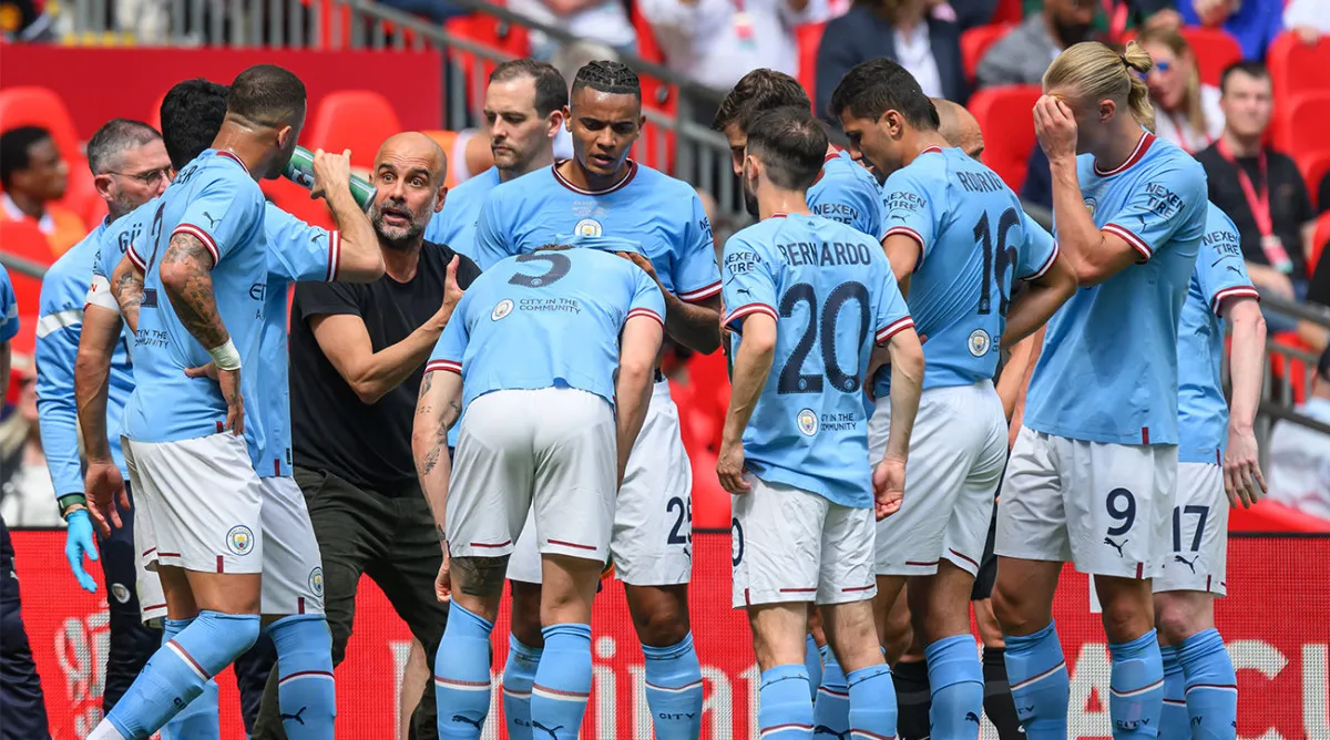 HLV Pep Guardiola trước cơ hội giành cú ăn 3 lịch sử - Ảnh 1. HLV Pep Guardiola trước cơ hội giành cú ăn 3 lịch sử - Ảnh 1.