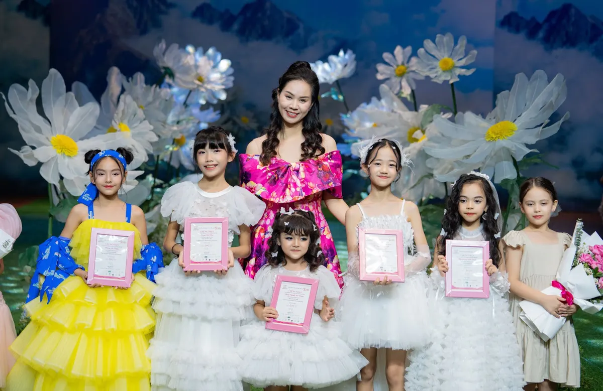 Thu Quỳnh, Thanh Hương hội tụ tại Vietnam Kids Fashion Week 2023 - Ảnh 3.