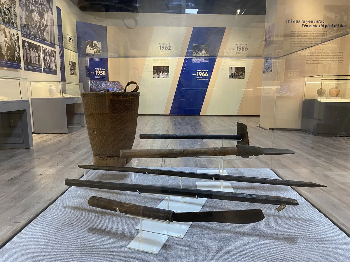 Triển l&atilde;m chuy&ecirc;n đề đặc biệt  &ldquo;Thi đua &aacute;i quốc - Ươm những mầm xanh&rdquo; - Ảnh 9.