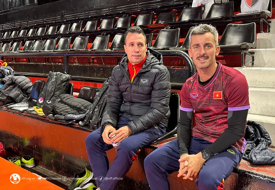 ĐT futsal Việt Nam làm quen sân thi đấu Newell’s Old Boys, sẵn sàng tái đấu Argentina - Ảnh 4. ĐT futsal Việt Nam làm quen sân thi đấu Newell’s Old Boys, sẵn sàng tái đấu Argentina - Ảnh 4.