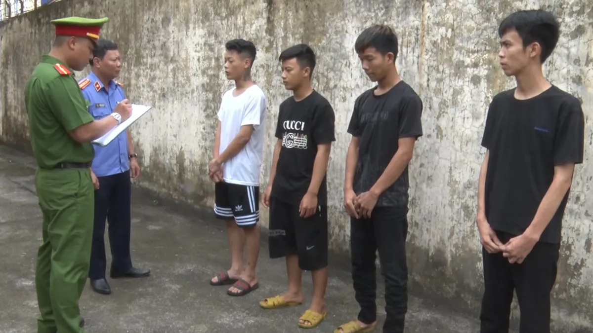 Hà Nam: Truy bắt nhóm đối tượng cướp xe máy - Ảnh 1. Hà Nam: Truy bắt nhóm đối tượng cướp xe máy - Ảnh 1.