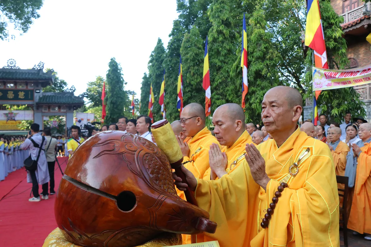 Lan tỏa yêu thương mùa Phật đản - Ảnh 4.