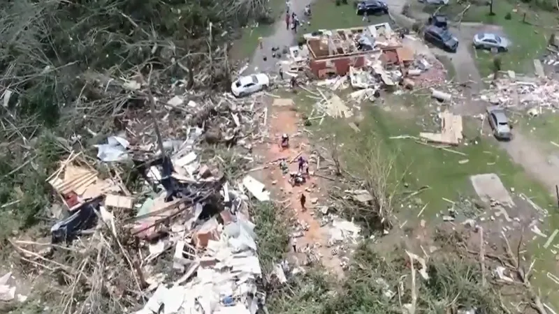 Bão lớn quét qua bang Mississippi, Mỹ - Ảnh 1.