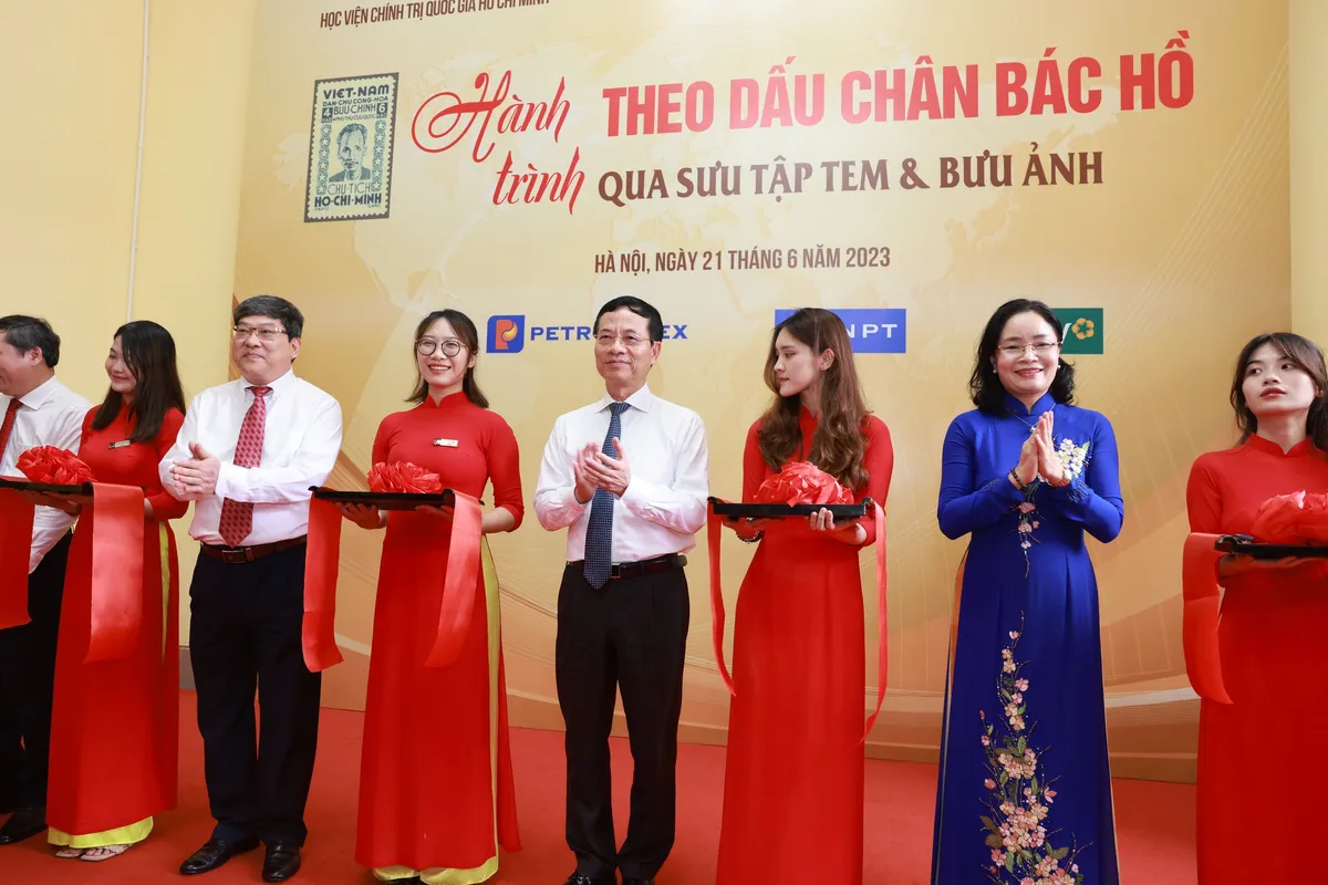 Những dấu son lịch sử được t&aacute;i hiện qua triển l&atilde;m &ldquo;H&agrave;nh tr&igrave;nh theo dấu ch&acirc;n B&aacute;c Hồ&rdquo; - Ảnh 6.