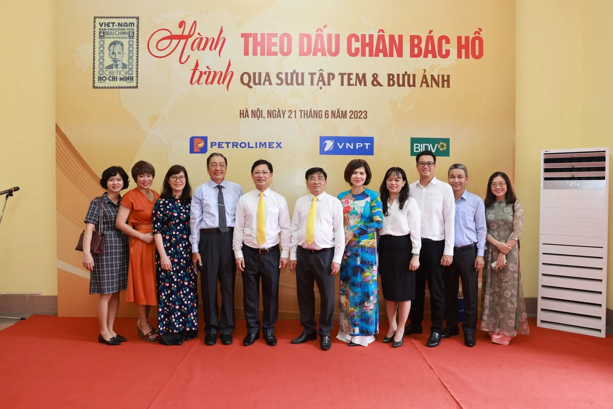 Những dấu son lịch sử được t&aacute;i hiện qua triển l&atilde;m &ldquo;H&agrave;nh tr&igrave;nh theo dấu ch&acirc;n B&aacute;c Hồ&rdquo; - Ảnh 8.